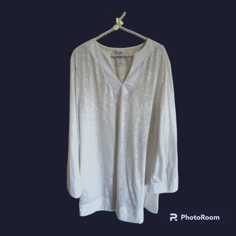 White XL Contour Beach Scene Swimsuit Coverup EUC